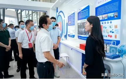 在校女大学生创业2年,在校女大学生赚17万