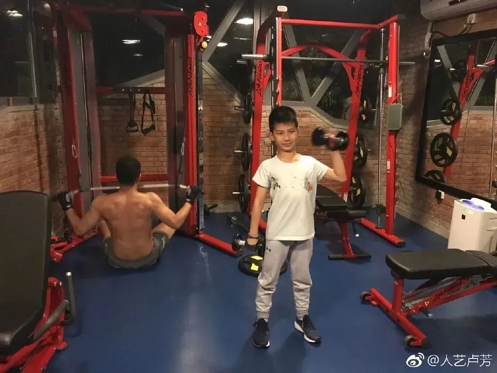 爸爸去哪儿播出8年三对夫妻离婚,爸爸去哪儿嘉宾现状