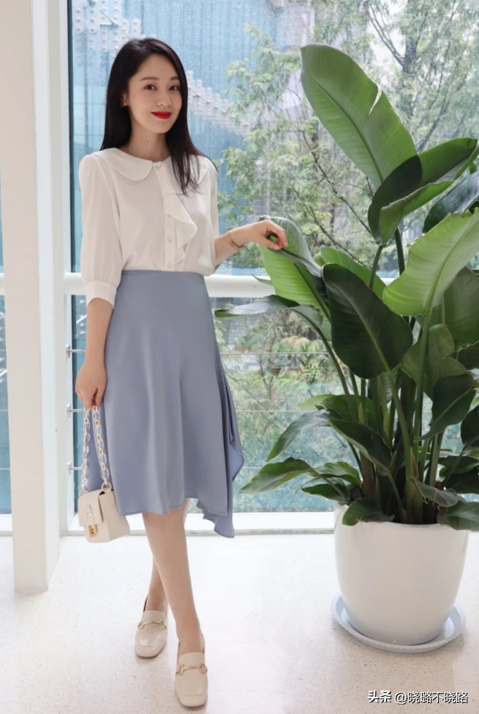 现在乐福鞋穿搭,今年乐福鞋流行亮皮还是哑光