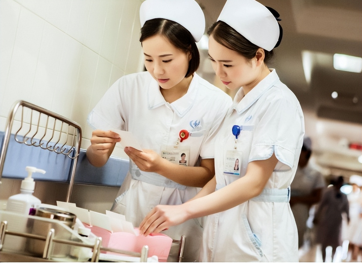 女护士处理男患者隐私部位,会感觉难为情吗?医护人员说出实情