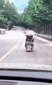 妹子穿皮裤,女生的皮裤