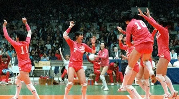 排球队张蓉芳近况 (原中国排球明星张蓉芳近况)