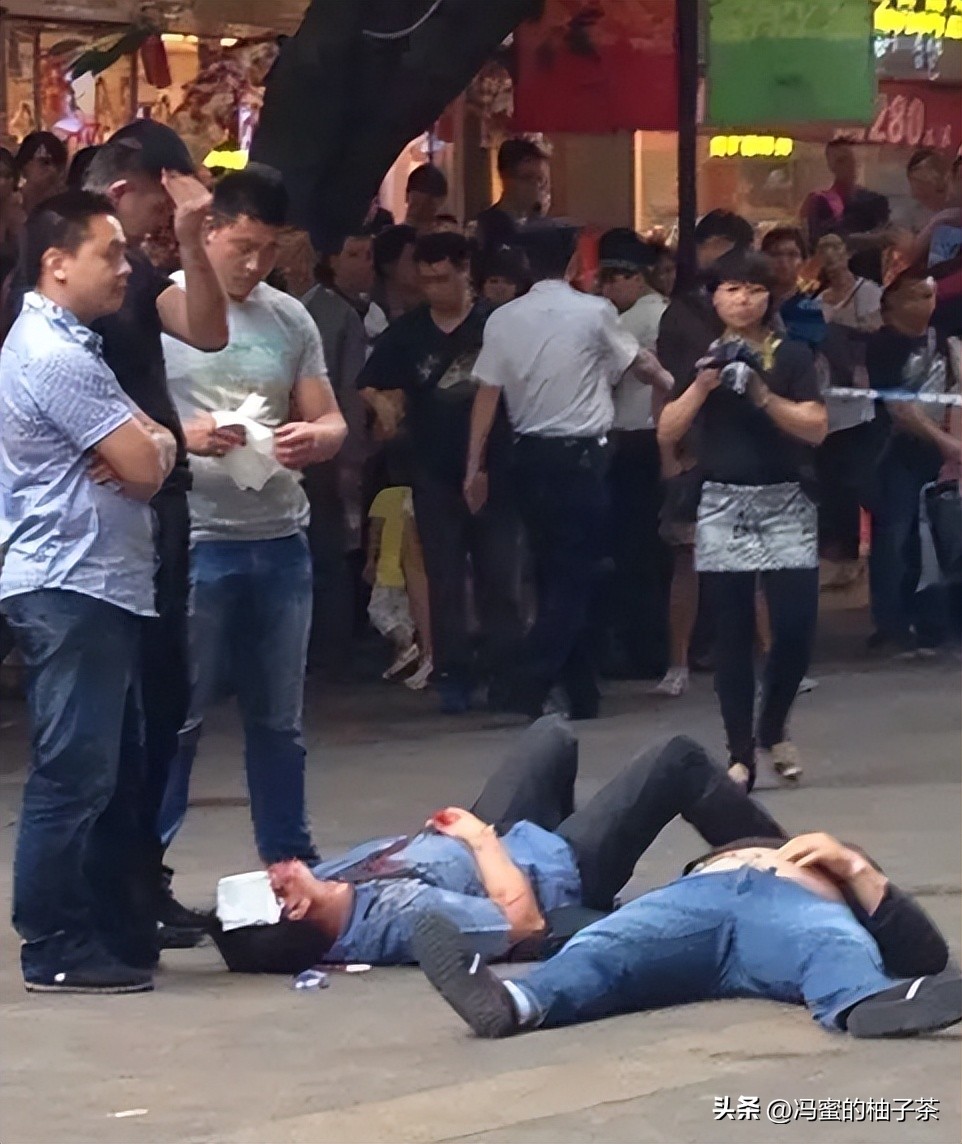 三个穷小伙被姐姐收留20年后报恩,十年前收留穷小伙10年后报恩