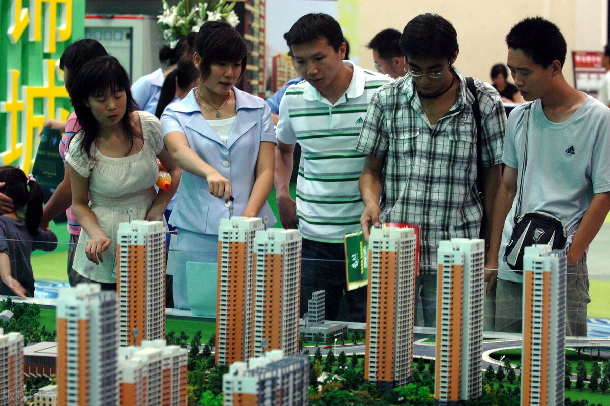 业内人士谈楼盘“趁机涨价”,各地楼市回暖全国多地楼盘涨价