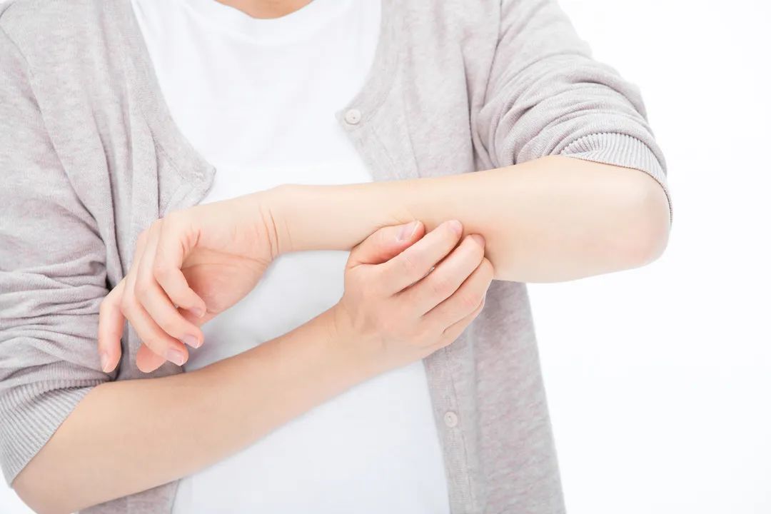 疥疮会引起腹痛吗,灼热疼痛怎么回事