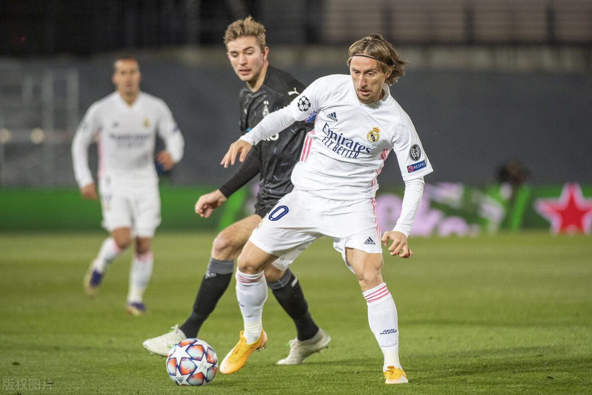 宝刀不老!蒂亚戈.席尔瓦领衔足坛现役35+最强11人皇马成最大赢家