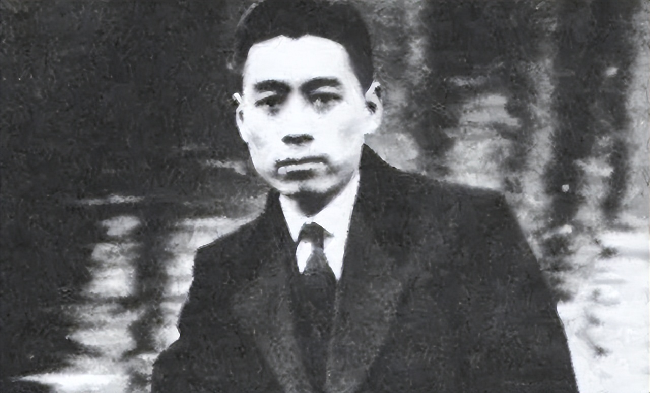 与周总理假扮“革命夫妻”，1976年得知总理去世，她哭晕在大堂