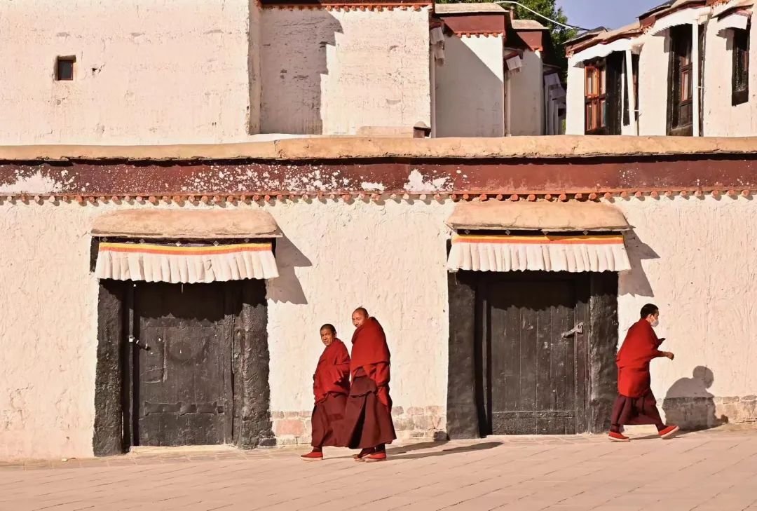 7月24日|浓浓援藏情，沪藏一家亲珠穆朗玛峰、扎什伦布寺9日“上海-日喀则”援藏旅游包机活动