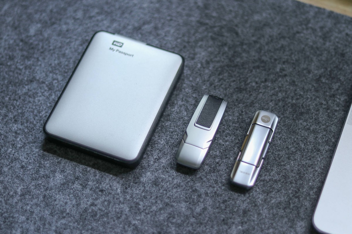 固态u盘和移动固态硬盘哪个好,u盘和移动固态硬盘选哪个比较好