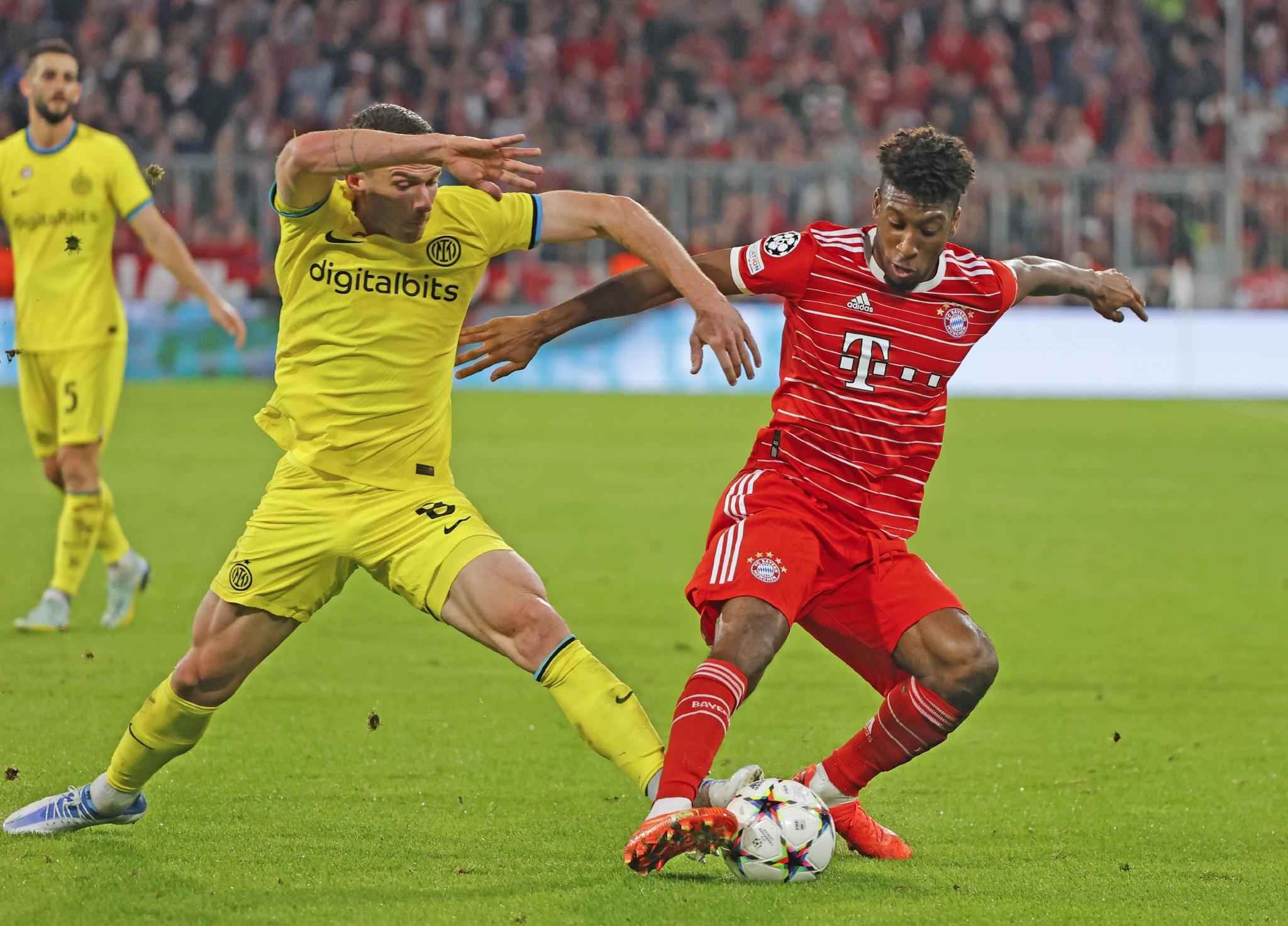 曼联新老板官宣,曼联2亿引援