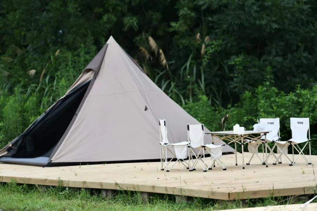 占山为王做百亿生意！露营经济，这是作死