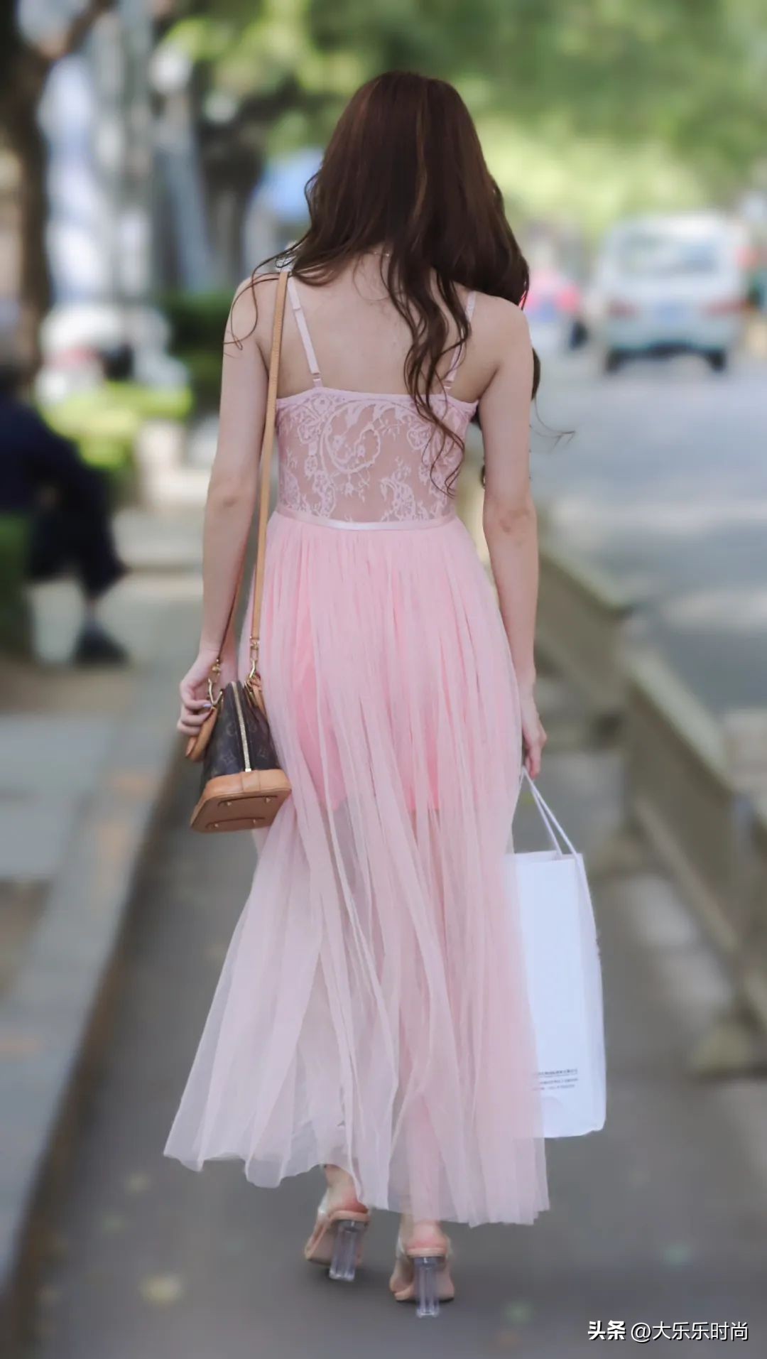 最美背影街拍高清图片女,街拍背影就已经足够好看了