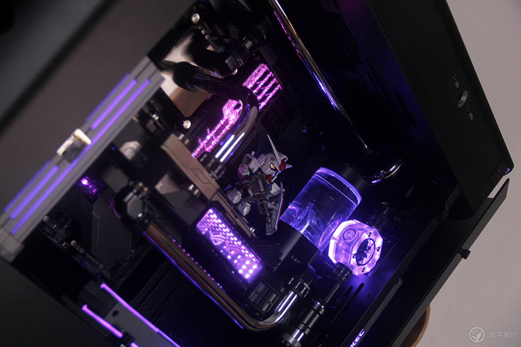 推荐几款高逼格电脑桌面,实用科技感很强的电脑桌面