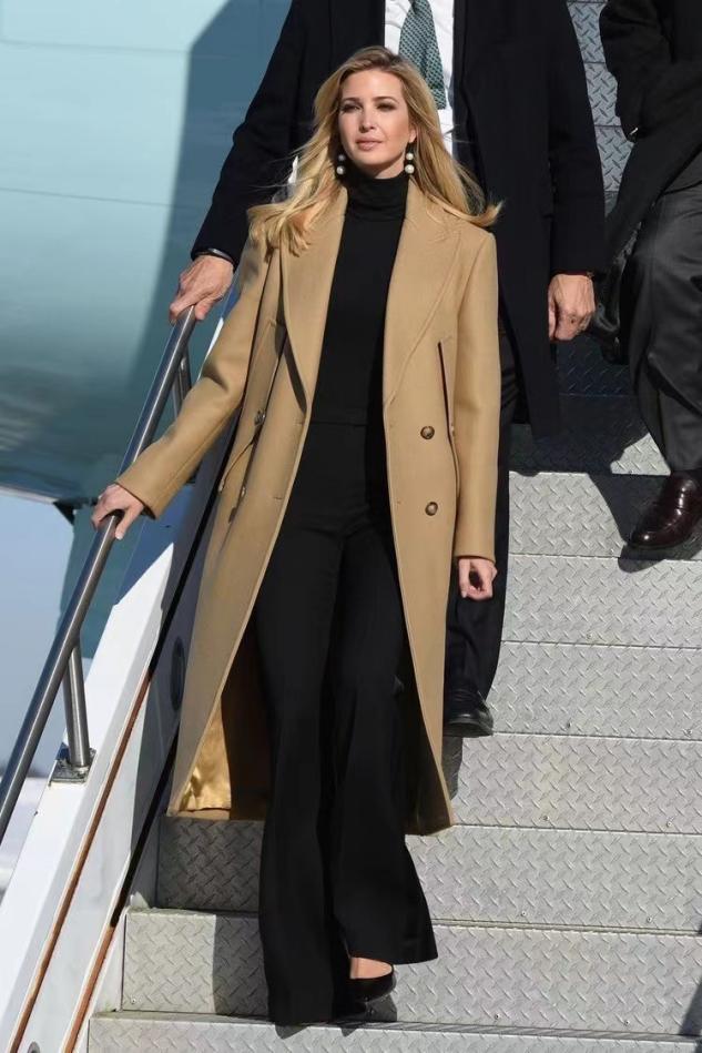 冬天离不开的军大衣,有种永不褪色的优雅就是驼色大衣