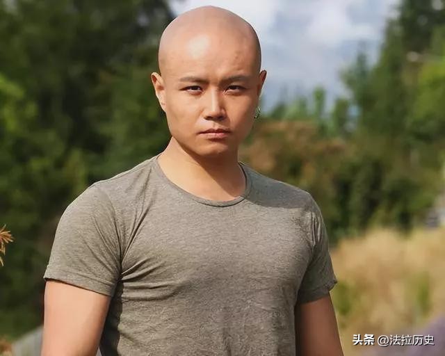 乐嘉喝天价矿泉水,乐嘉沦落街头卖矿泉水