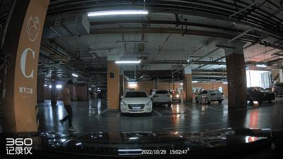 4K画质+四代鹰眼夜视+轨迹AI检索——360行车记录仪G900