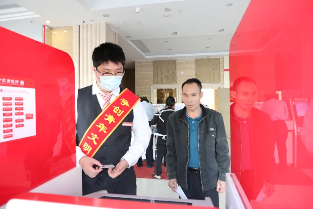 三代社保卡上有居民一卡通,湖北三代社保卡换卡流程