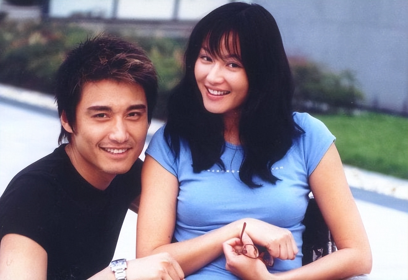 《浪姐4》热播,52岁瞿颖迅速翻红,是因为踩中了三个“*规则潜**”