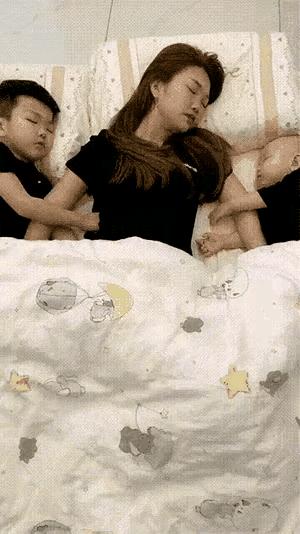 搞笑gif韩国爱豆,思密达的搞笑照片