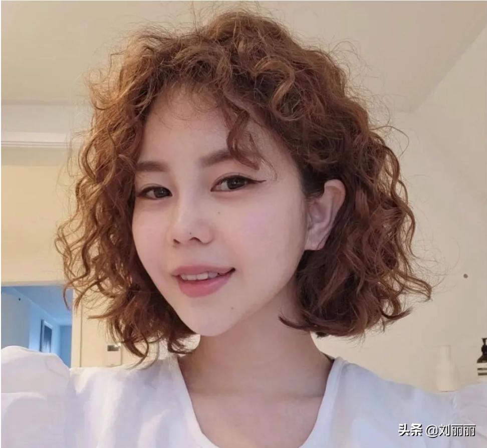 十款不挑脸型的短发甜美不烫不染,既好留长发又好看的短发