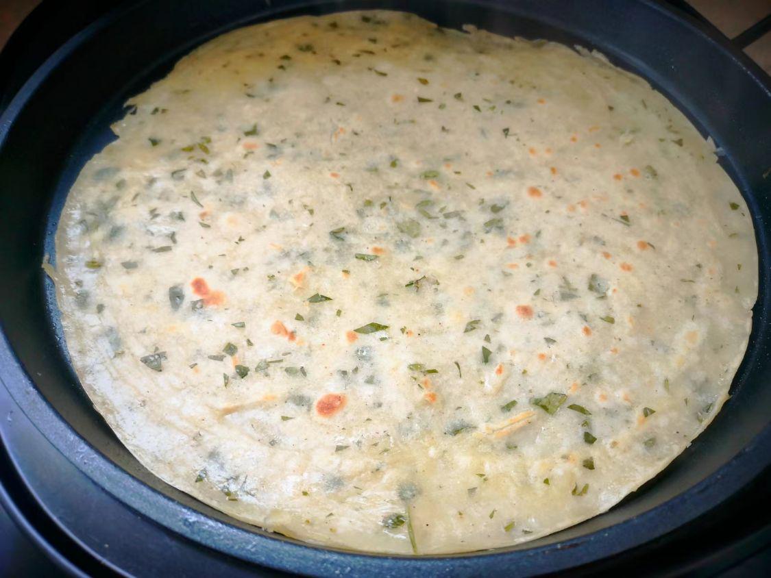 春天，遇见这叶子多摘点，养肝降春燥，随手烙成煎饼吃真香