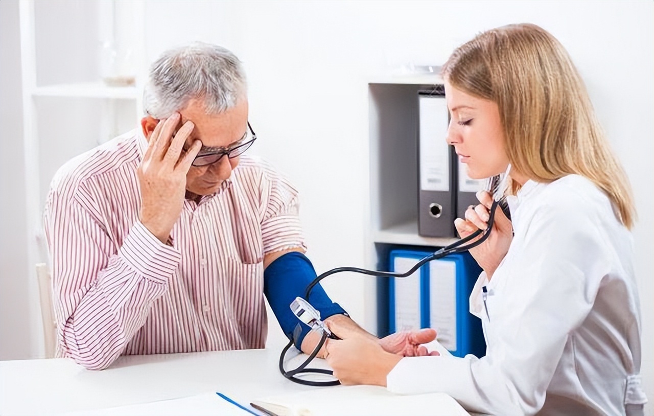 跳绳跳完尿液褐色,跳绳跳一会就漏尿怎么回事