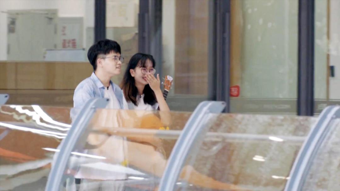 何炅现场科普职场黑话,何炅面对职场