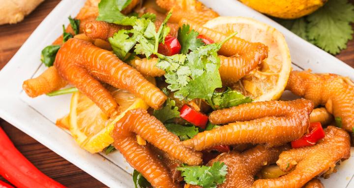 进口违法冰冻鸡脚,市场冰冻的鸡脚曝光