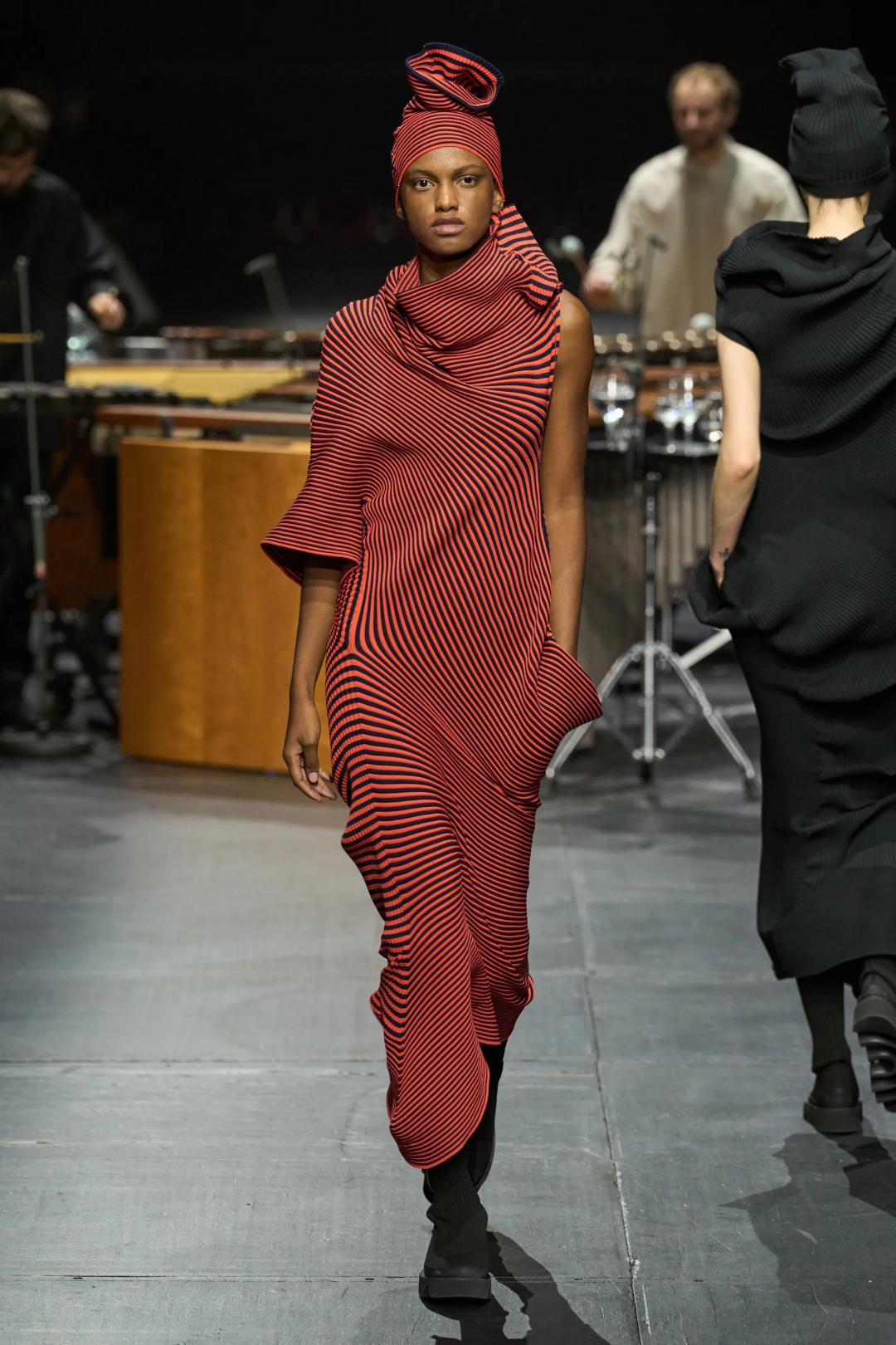 2023秋冬伦敦时装周收官,2022秋冬巴黎时装周什么时候开始