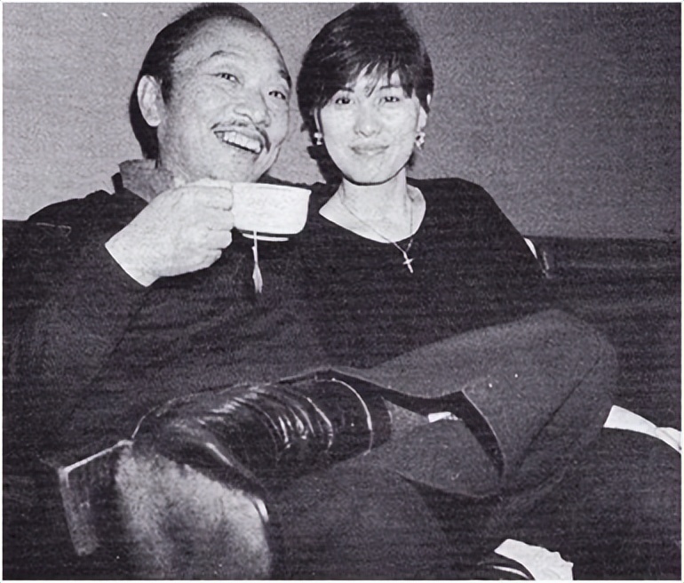 50岁大妈和小鲜肉演亲密戏，斥巨资加镜头，被骂20年，冤枉她了？