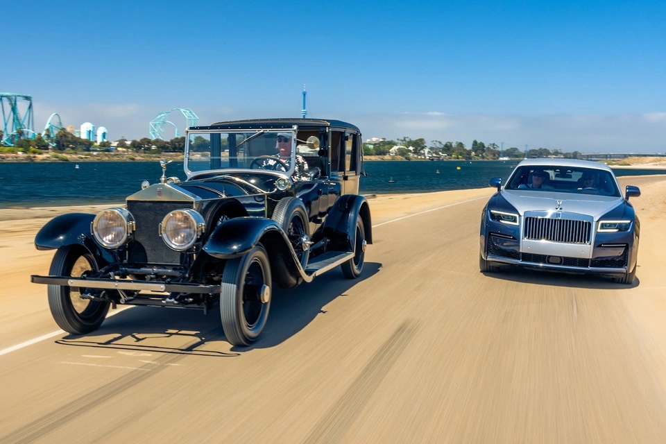 复古版劳斯莱斯幻影,劳斯莱斯复古老爷车1950