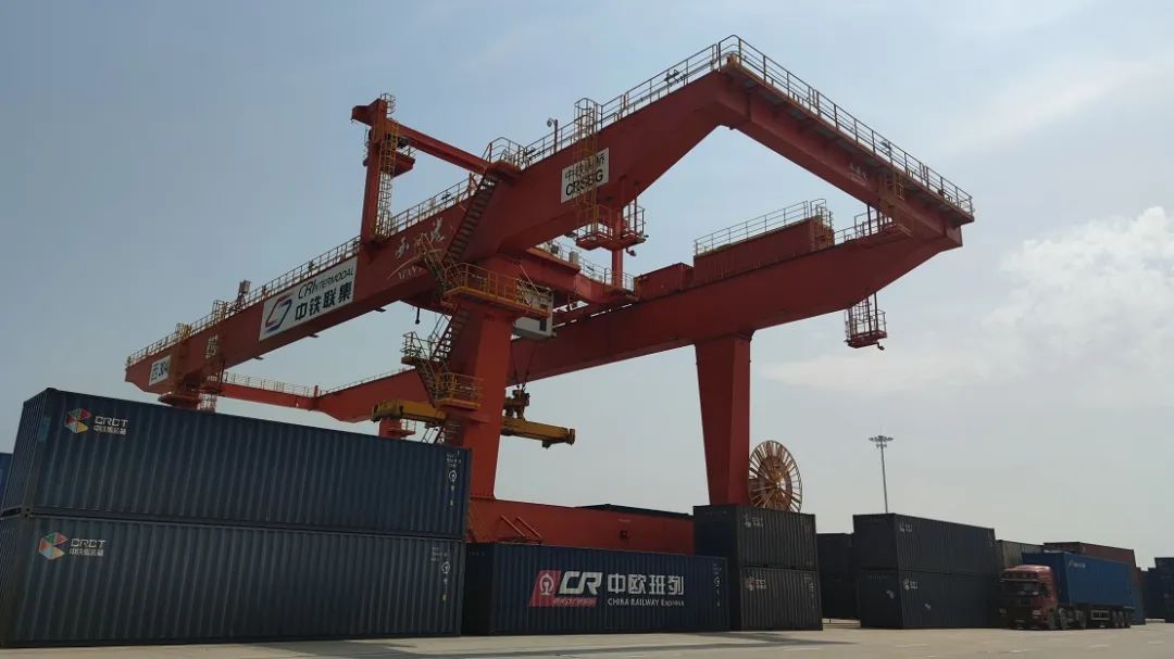 长安号中欧班列西安港务区,西安中欧班列长安号