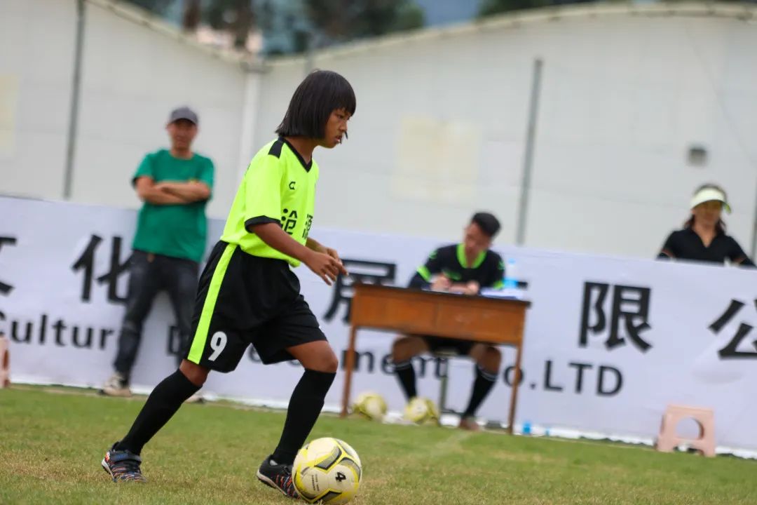 佤山少年足球队,佤山小足球队