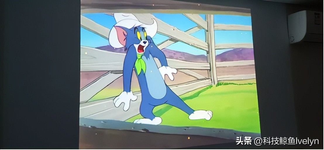 aoc投影仪流明在2000以上的,流明3000以上的投影仪性价比推荐