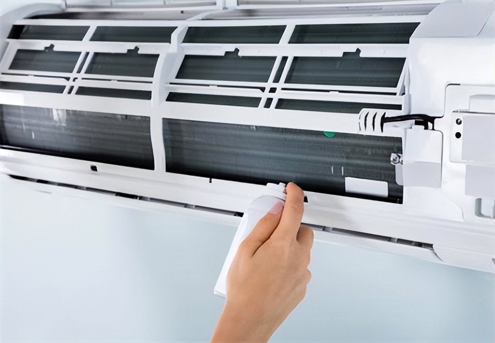 为啥空调亮着不吹风,空调指示灯亮一会就灭了怎么回事