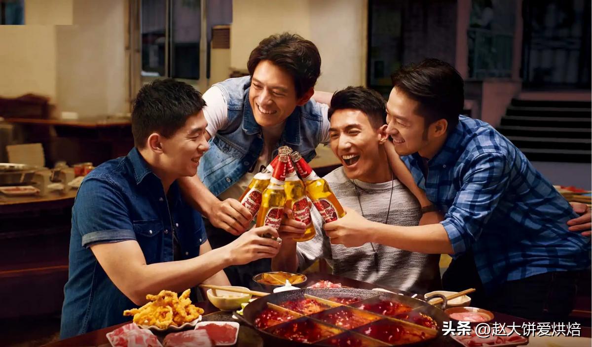 5瓶啤酒相当于多少白酒度数,一罐330ml啤酒酒精度2.5算酒驾吗