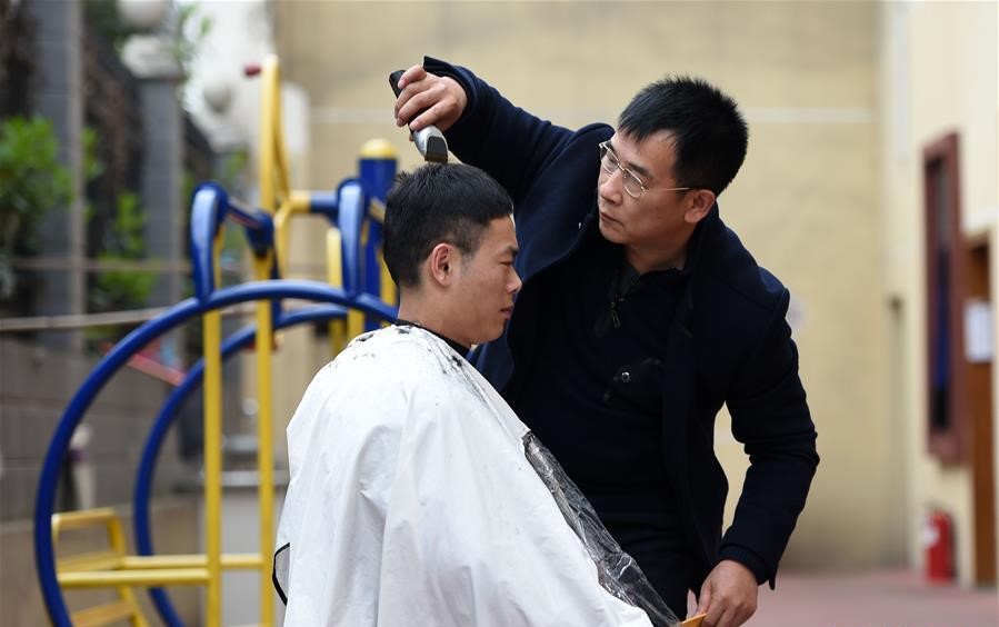 感动中国的男孩离世，7年后父亲征集“替身”，圆89岁母亲心愿