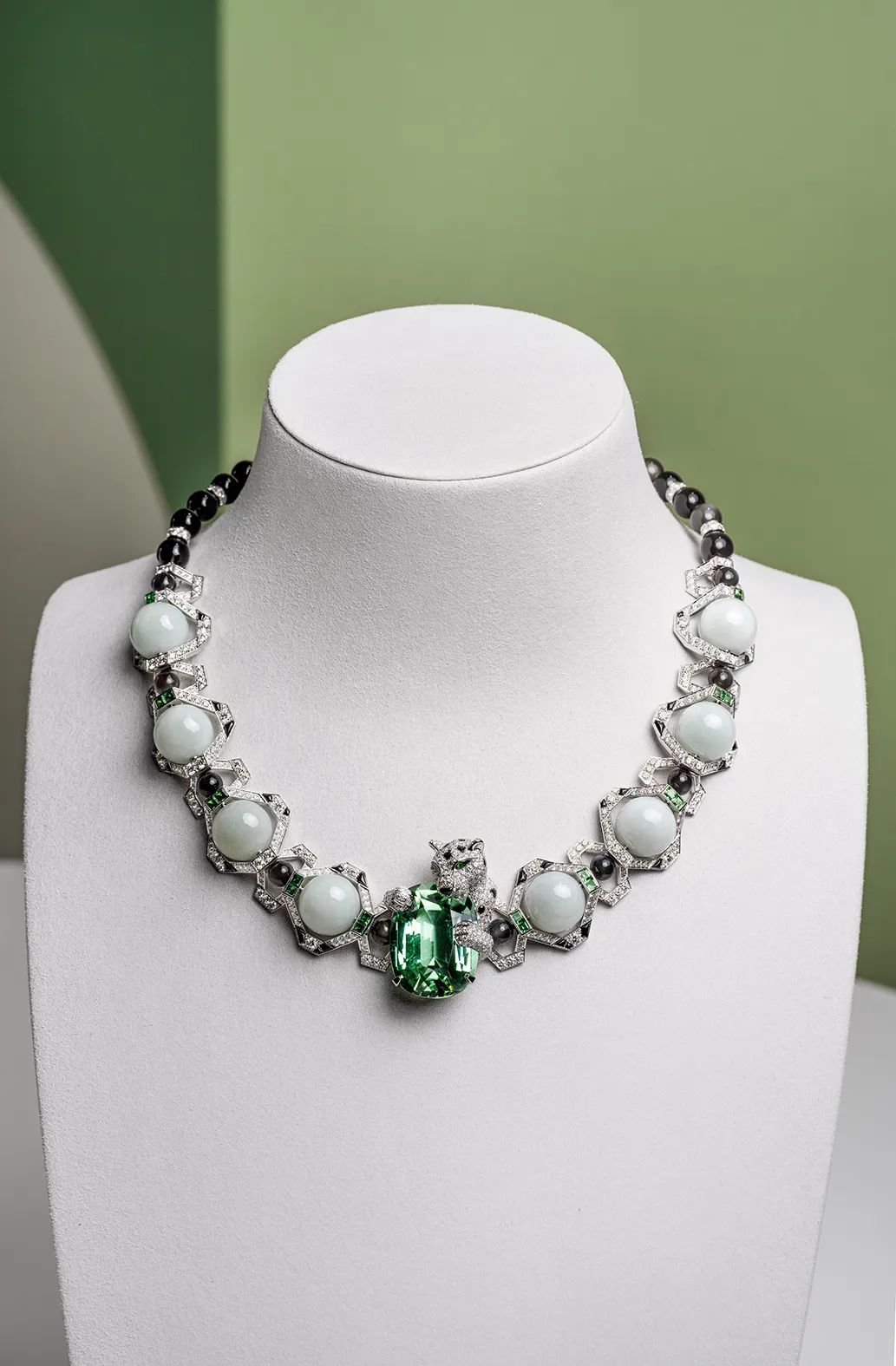 百达翡丽表展新款2022,瑞表百达翡丽咖啡色