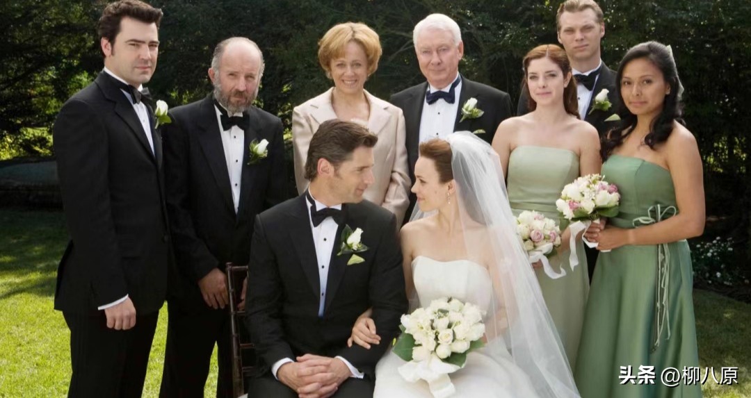 独特的空间连接方式,加上非线性时间线,创造出真实的角色情感