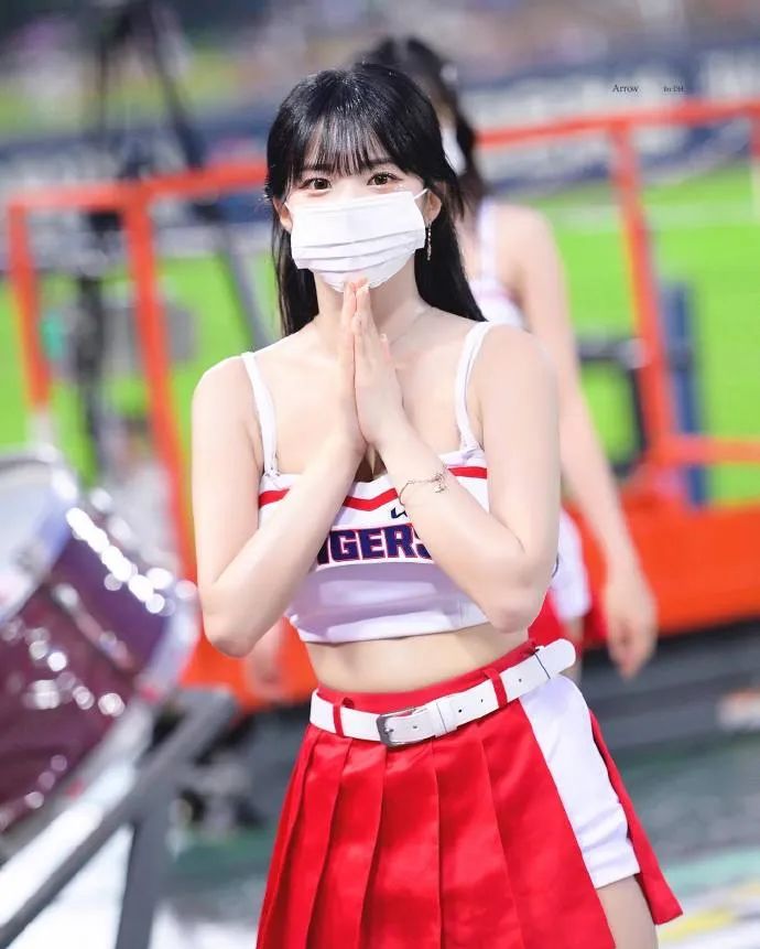 世界杯中韩国啦啦队,世界杯韩国四个啦啦队长