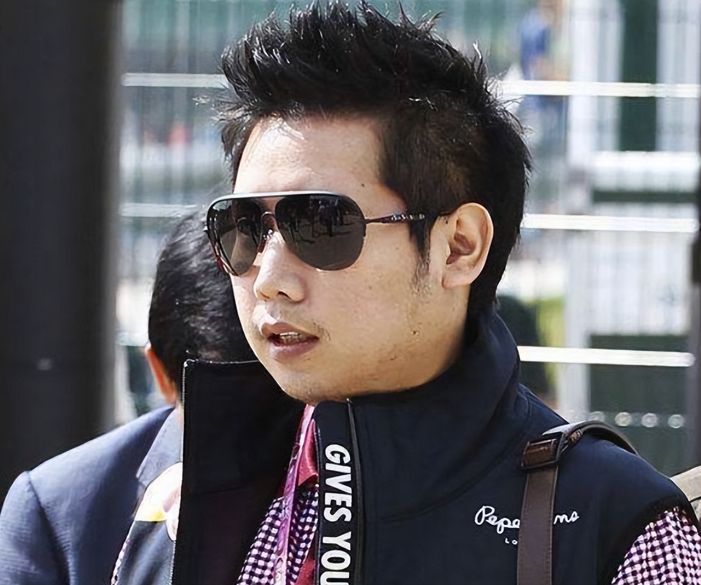 许书标和颜斌生产的红牛饮料,红牛创始人许书标几个儿子