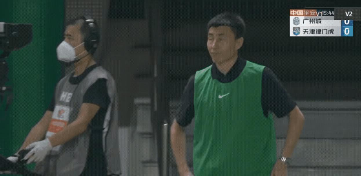 李玮峰接手广州城第一场就赢了，真正的一场赢球，居然有杂音