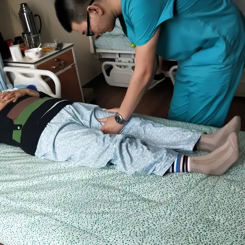 骨盆后环损伤后，新型螺钉的不同内固方法各有何优势？哪种方法好