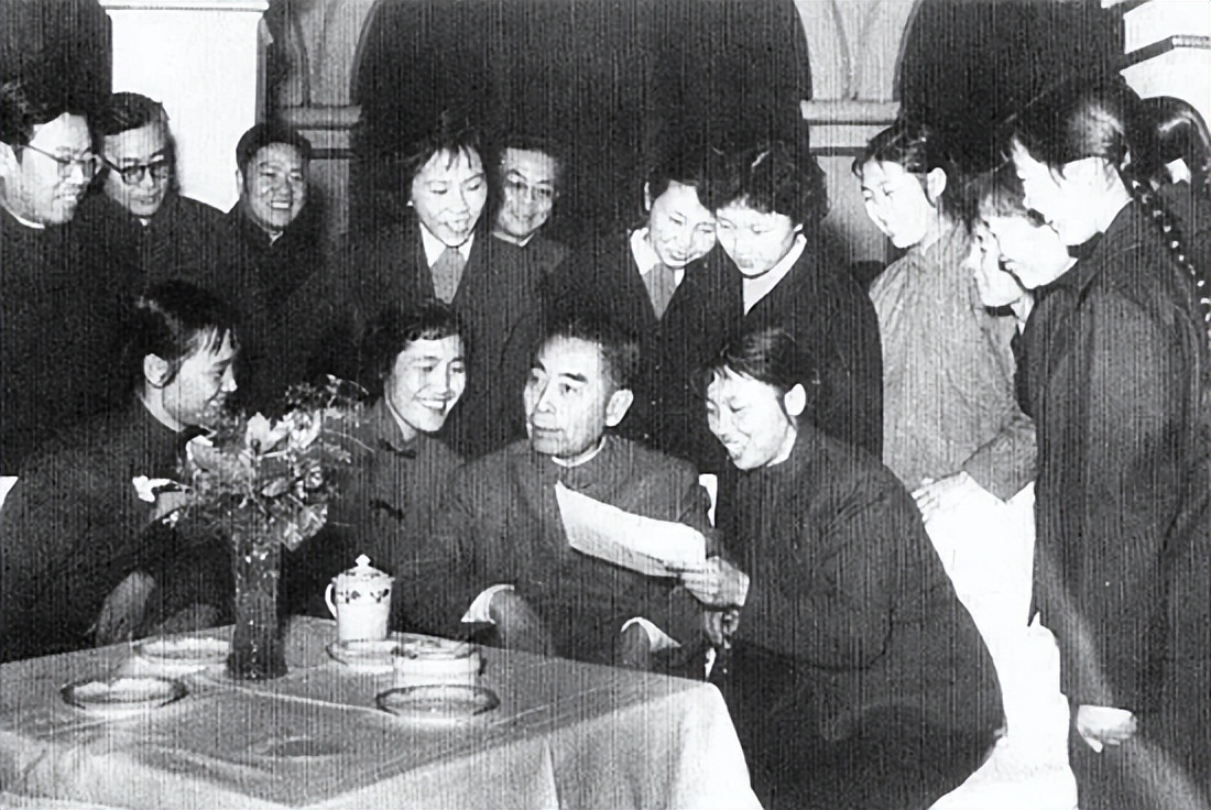 “西安事变”25年后，杨虎城之子向周总理坦言：有一件事我不甘心