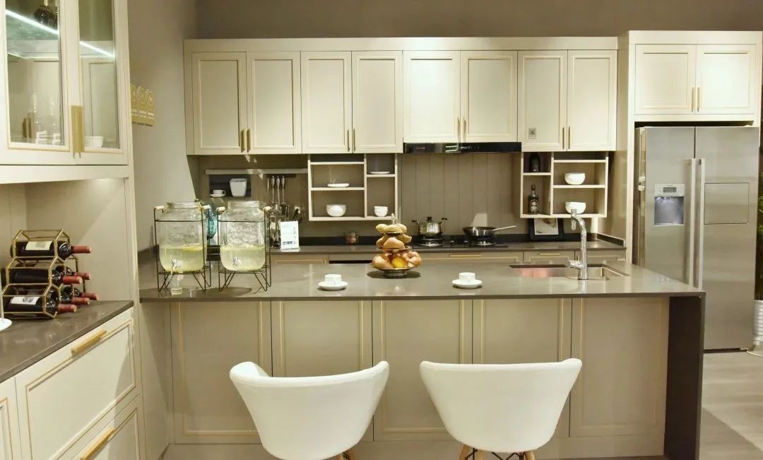 理想厨房与现实的厨房对比,年轻人的理想厨房是什么样