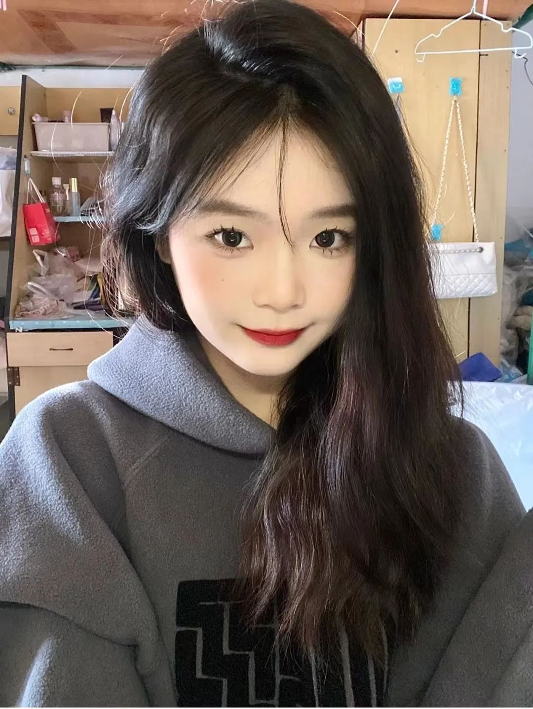 适合长脸窄的过新年发型,又可爱又不显脸大的披着头的发型