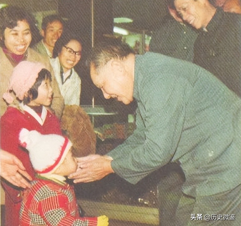 84年*小平邓**南下视察来到港商建的宾馆，满意地说：开放搞对头了