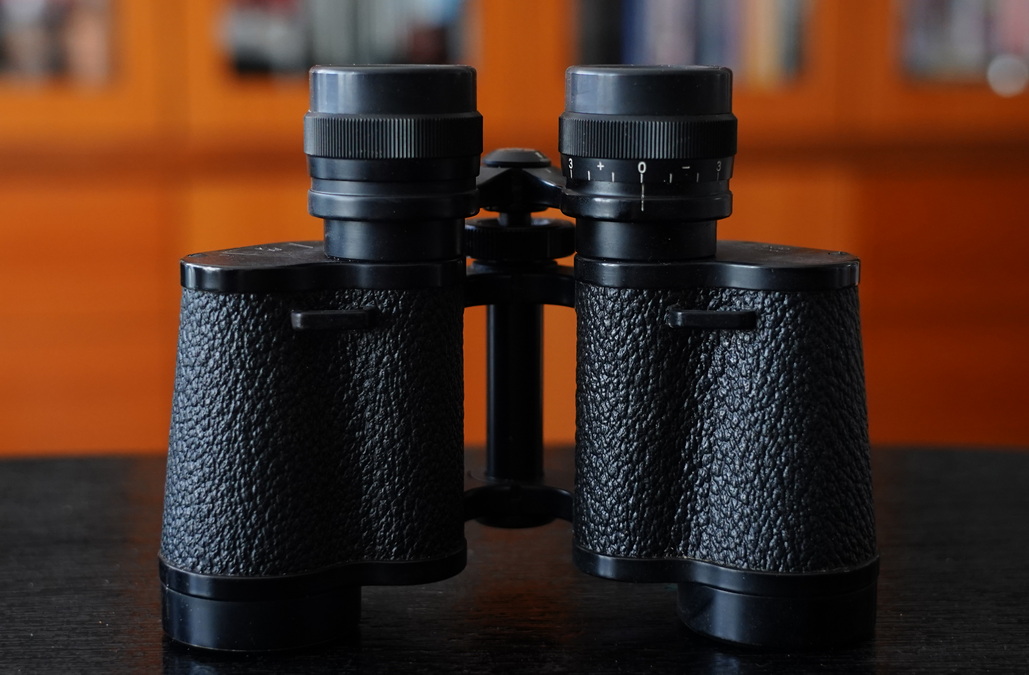 战争时期的老式军用望远镜,战争年代的18倍望远镜