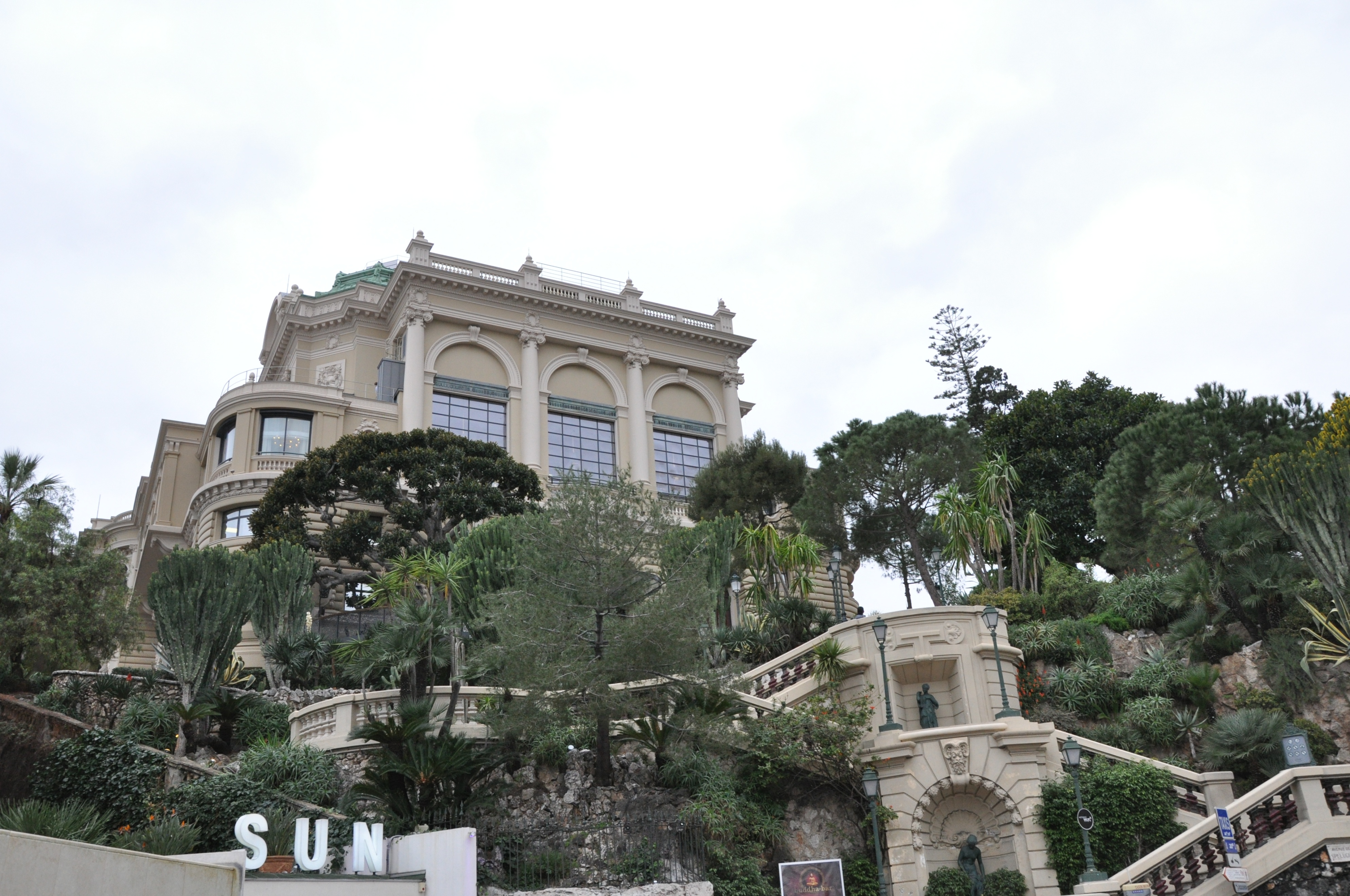 摩纳哥：拥有巨大财富的世界第二小国家，奢华的旅游度假胜地