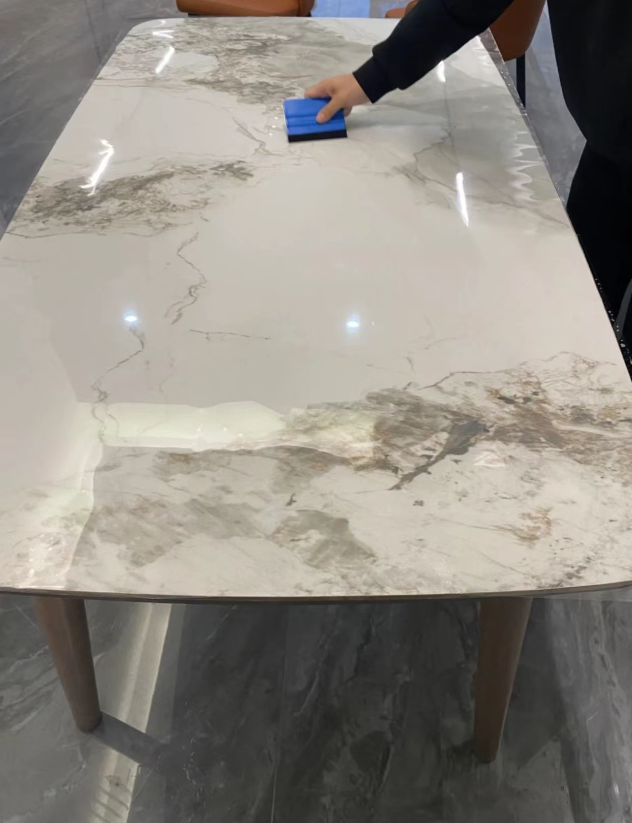 岩板餐桌容易断裂该怎么选,岩板餐桌使用过程中会裂吗